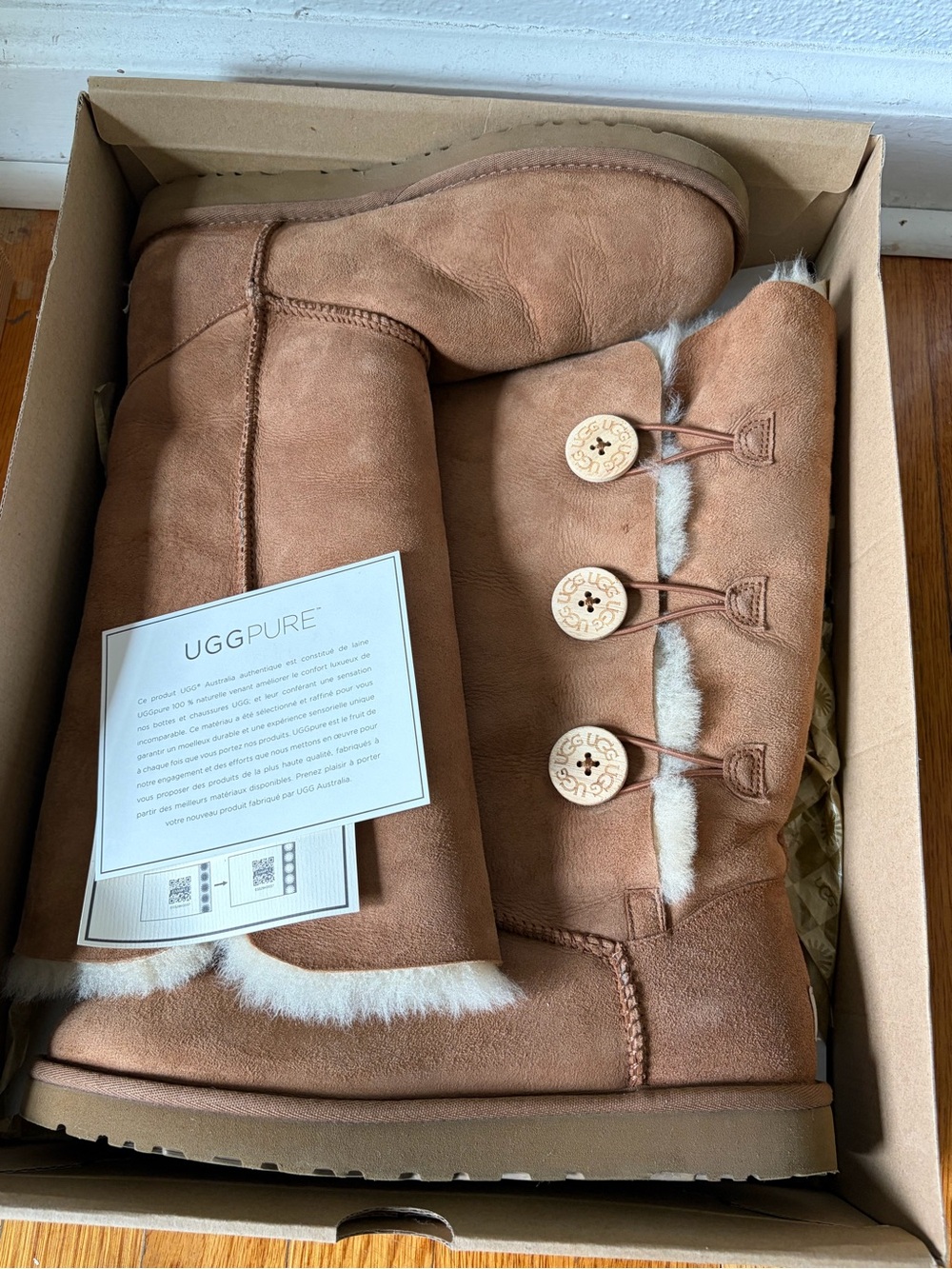 UGG Bailey Button Triplet Chestnut Suede Boot 1873 (9) - Picture 12 of 16